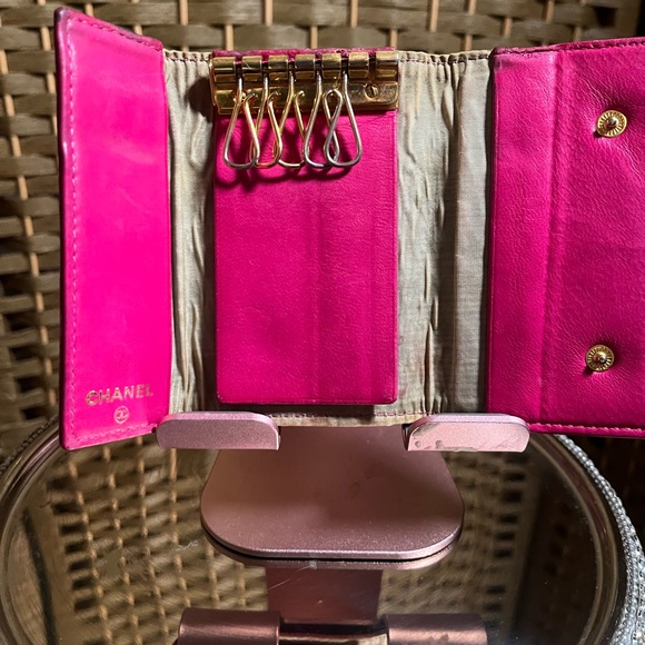 COPY - CHANEL  Vintage Pink Caviar Leather Six Key Holder Case Mini Wallet Pouch - Picture 3 of 5